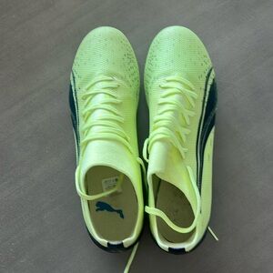 Puma Soccer Grass cleats Men’s Sz 9.5